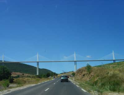 De Florac  l'Entre deux mers<br>il y a les gorges du Tarn (long!)<br>le pont<br>et aussi Roquefort et le Bleu des Causses.<br><br><br><br>